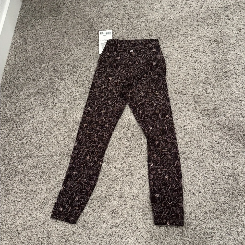 Align pant 25” size 4 - Picture 2 of 4
